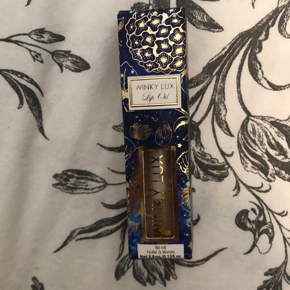 New winky lux lip oil